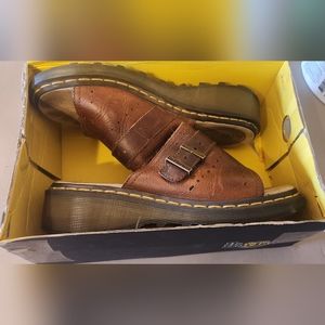 Dr Marten Brown Sandals